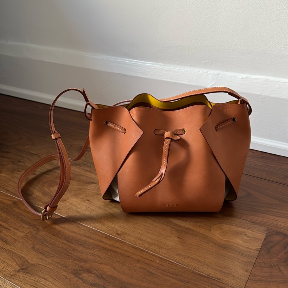 Linjer Tan Italian Leather Tulip Bag